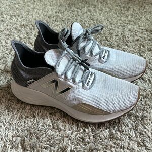 New Balance Fresh Foam Roav Running Shoe Size 8